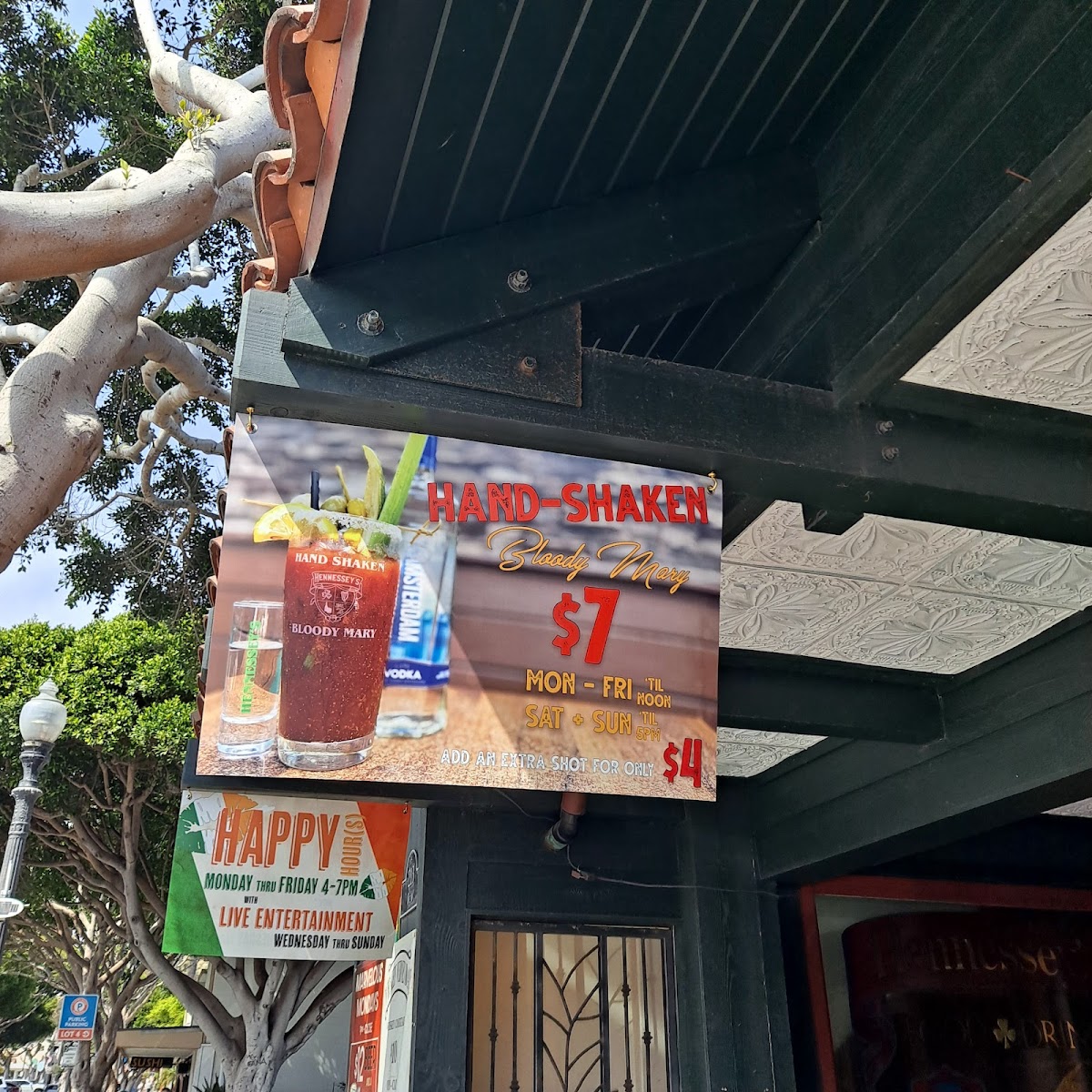 Hennessey's Tavern Laguna Beach — Laguna Beach